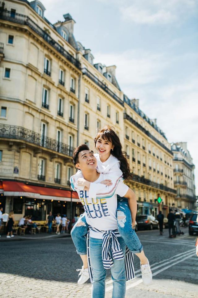 Ngắm trọn bộ ảnh đẹp như phim Hàn của Trấn Thành - Hari Won tại Paris hoa lệ - Ảnh 1.