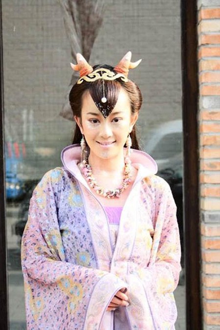 Bị bạn hại sao cay bằng chị l&agrave;m t&oacute;c hại, nh&igrave;n loạt mỹ nh&acirc;n Hoa ngữ bị d&igrave;m th&ecirc; thảm tr&ecirc;n m&agrave;n ảnh v&igrave; t&oacute;c m&aacute;i k&igrave; dị sẽ r&otilde;! - Ảnh 10.