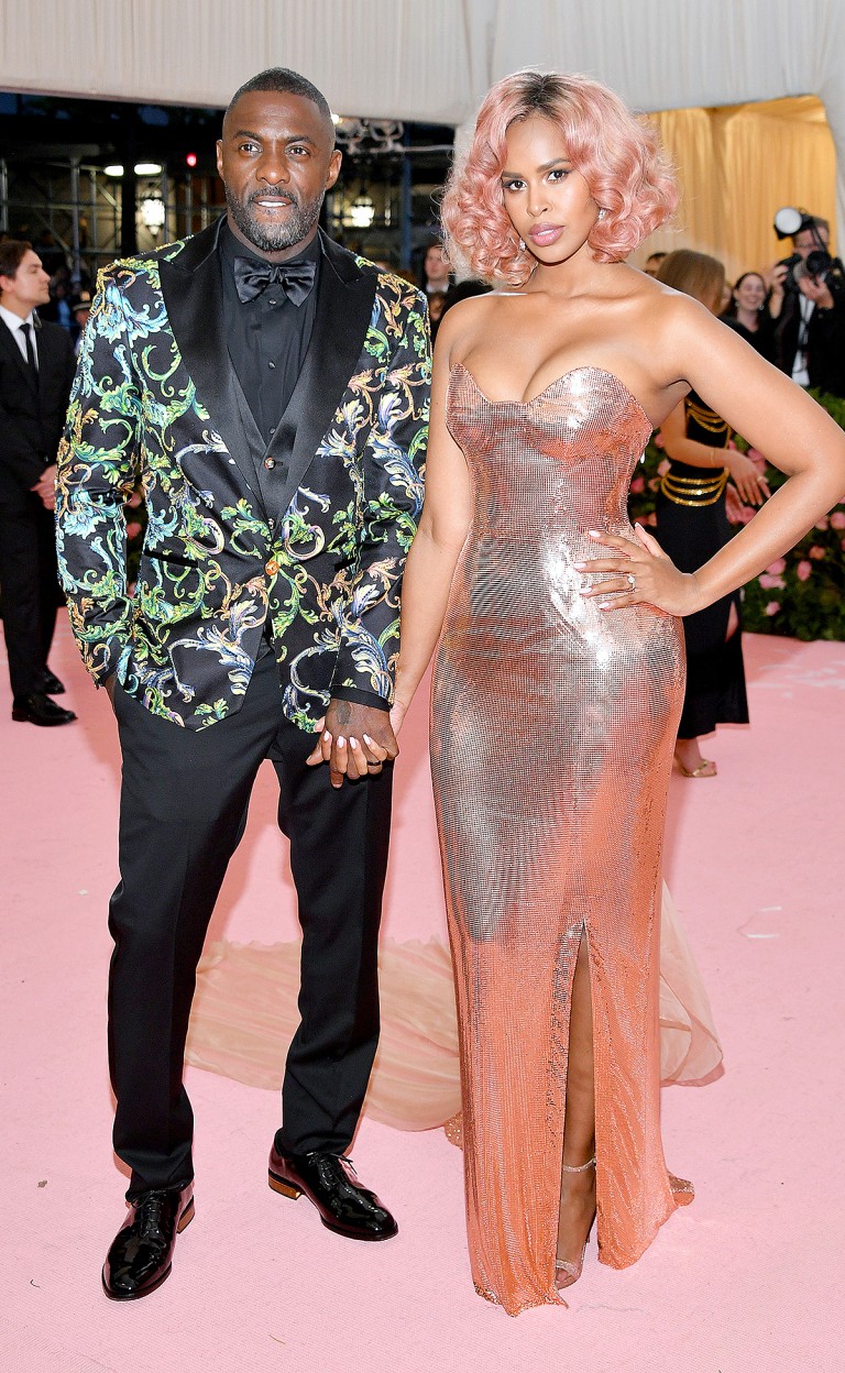 Thảm hồng Met Gala 2019: Chẳng cần chơi trội, các cặp đôi vẫn gây ấn tượng theo cách riêng của mình - Ảnh 6. Thảm hồng Met Gala 2019: Chẳng cần chơi trội, các cặp đôi vẫn gây ấn tượng theo cách riêng của mình - Ảnh 6.