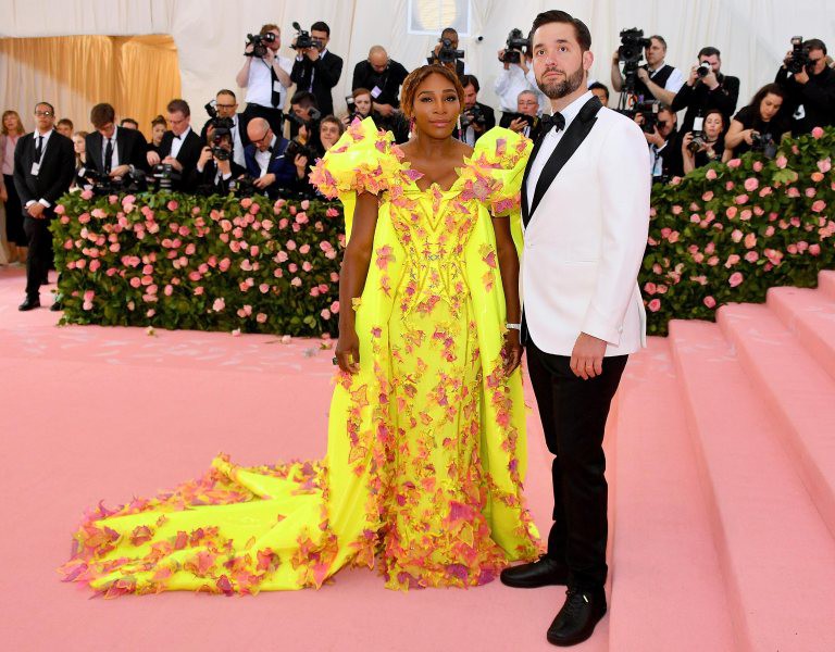 Thảm hồng Met Gala 2019: Chẳng cần chơi trội, các cặp đôi vẫn gây ấn tượng theo cách riêng của mình - Ảnh 9. Thảm hồng Met Gala 2019: Chẳng cần chơi trội, các cặp đôi vẫn gây ấn tượng theo cách riêng của mình - Ảnh 9.