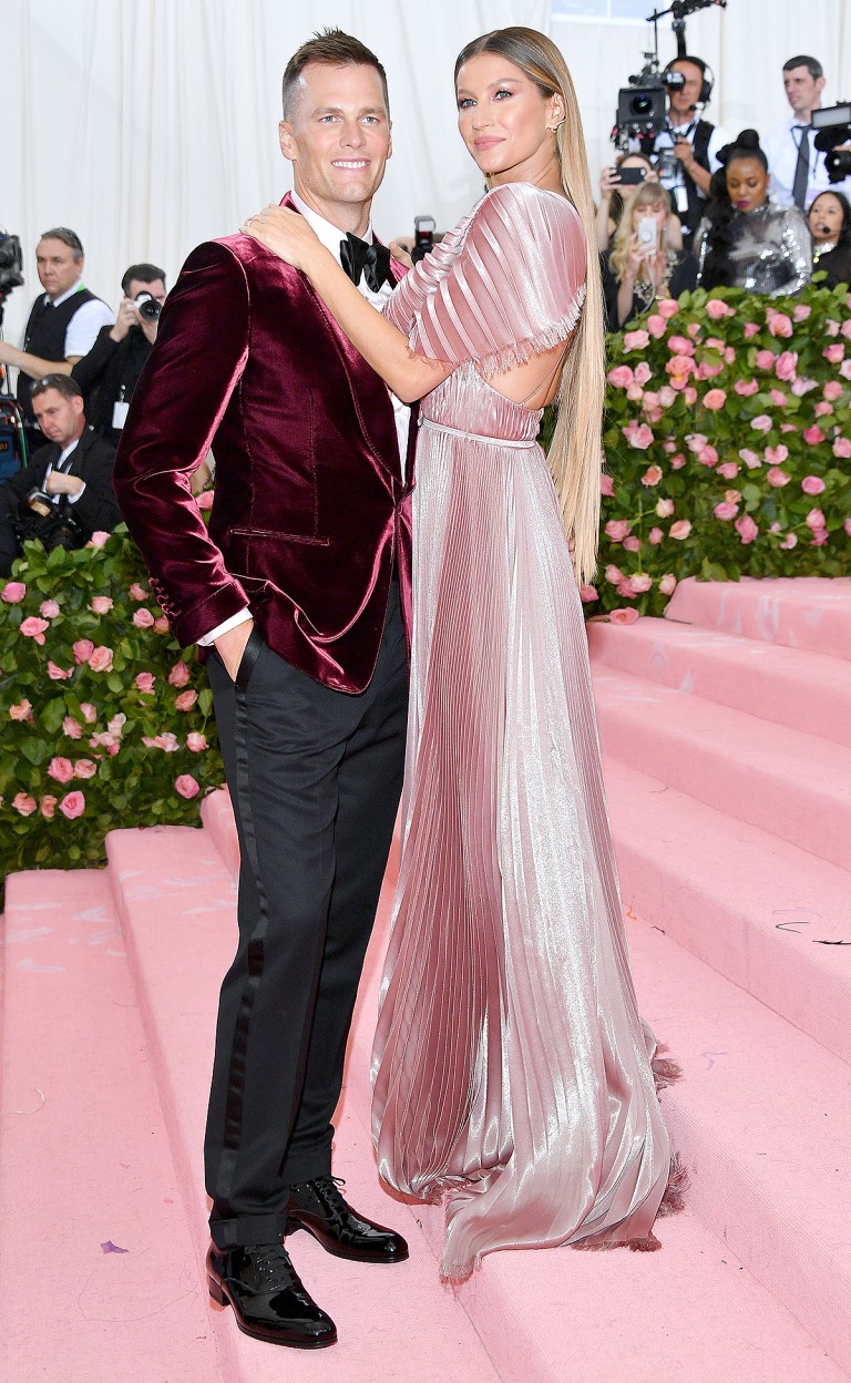 Thảm hồng Met Gala 2019: Chẳng cần chơi trội, các cặp đôi vẫn gây ấn tượng theo cách riêng của mình - Ảnh 3. Thảm hồng Met Gala 2019: Chẳng cần chơi trội, các cặp đôi vẫn gây ấn tượng theo cách riêng của mình - Ảnh 3.