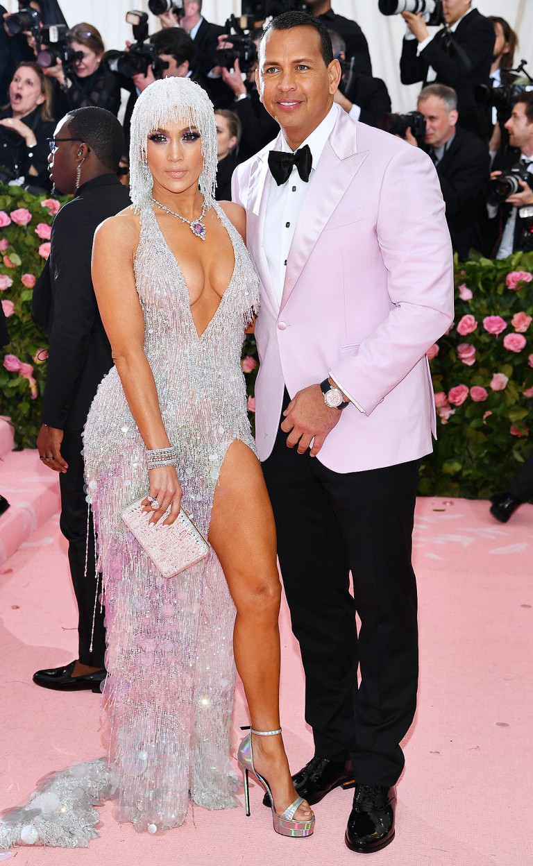 Thảm hồng Met Gala 2019: Chẳng cần chơi trội, các cặp đôi vẫn gây ấn tượng theo cách riêng của mình - Ảnh 5. Thảm hồng Met Gala 2019: Chẳng cần chơi trội, các cặp đôi vẫn gây ấn tượng theo cách riêng của mình - Ảnh 5.