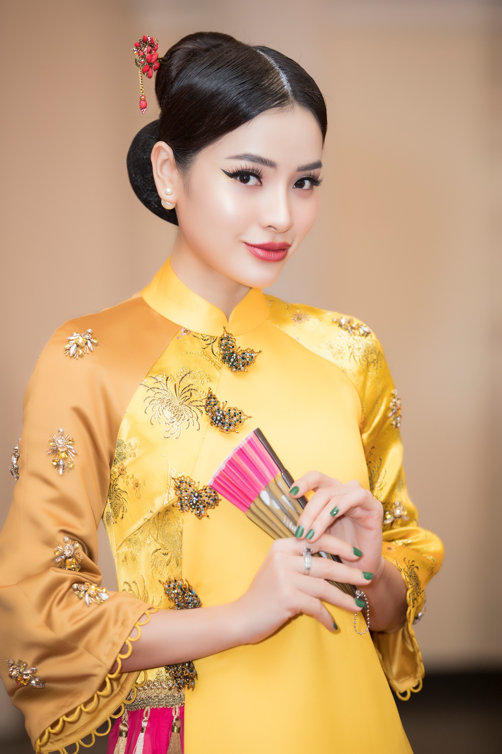 Phương Trinh Jolie nói gì khi bị chê mặc phản cảm vì khoe thân quá đà - Ảnh 2. Phương Trinh Jolie nói gì khi bị chê mặc phản cảm vì khoe thân quá đà - Ảnh 2.