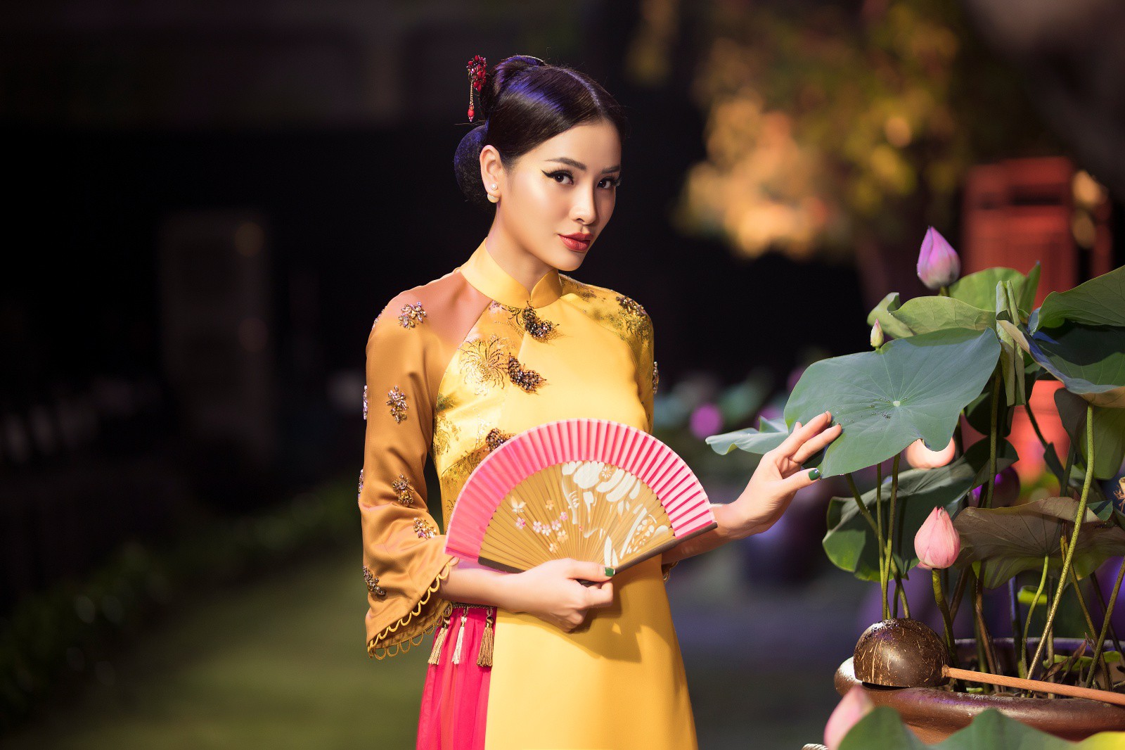 Phương Trinh Jolie nói gì khi bị chê mặc phản cảm vì khoe thân quá đà - Ảnh 4. Phương Trinh Jolie nói gì khi bị chê mặc phản cảm vì khoe thân quá đà - Ảnh 4.