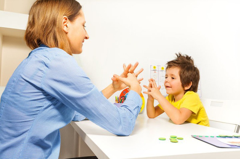 Đừng vội nghĩ con bị tự kỷ, con bạn có thể mắc chứng bệnh có dấu hiệu tương tự và chỉ sống được đến thời niên thiếu - Ảnh 3. Đừng vội nghĩ con bị tự kỷ, con bạn có thể mắc chứng bệnh có dấu hiệu tương tự và chỉ sống được đến thời niên thiếu - Ảnh 3.