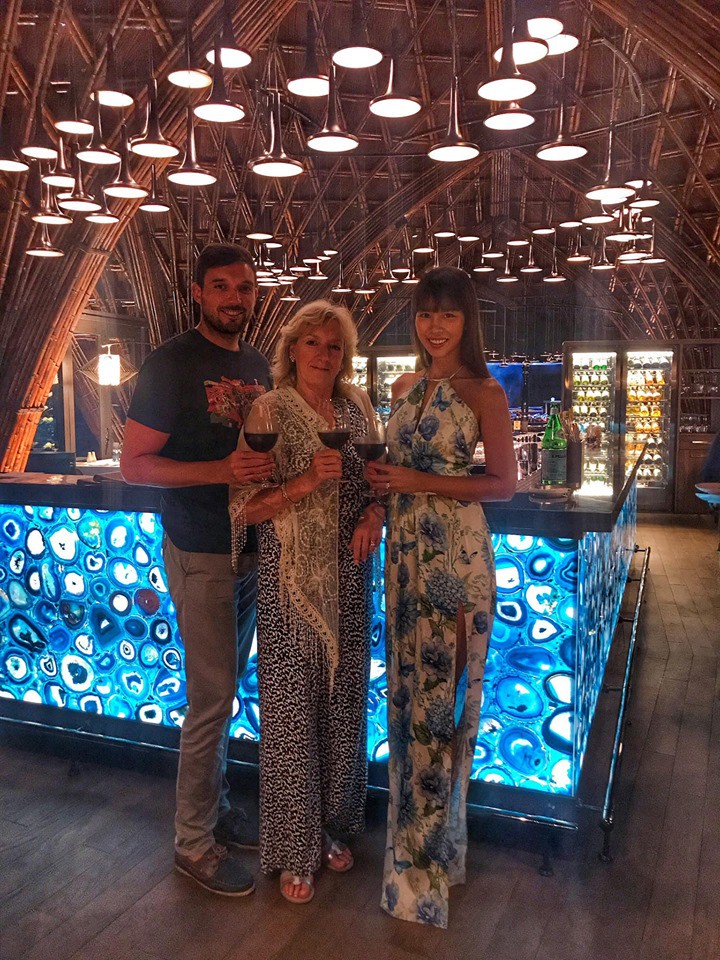 Bị ông xã khen đẹp hơn mẹ chồng ngay trước mặt, siêu mẫu Hà Anh không hổ danh người đẹp thông minh nhất showbiz khi nhanh chóng chữa cháy bằng cách này - Ảnh 1. Bị ông xã khen đẹp hơn mẹ chồng ngay trước mặt, siêu mẫu Hà Anh không hổ danh người đẹp thông minh nhất showbiz khi nhanh chóng chữa cháy bằng cách này - Ảnh 1.