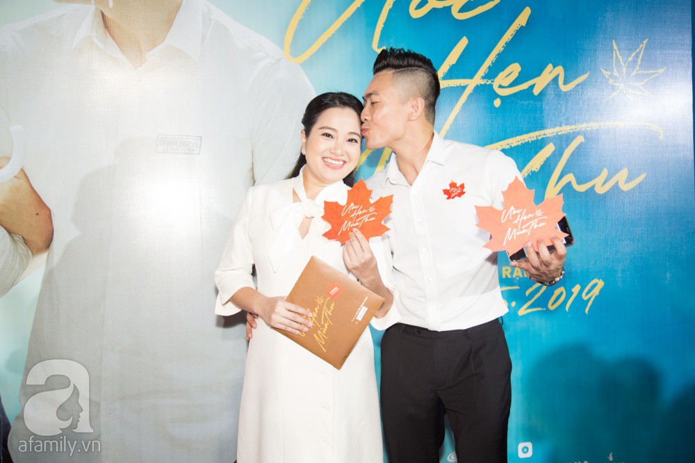 Á hậu Hoàng Oanh diện đầm tím lịm khiến công chúng liên tưởng đến Phạm Băng Băng, chỉ trừ vòng eo biến mất - Ảnh 20. Á hậu Hoàng Oanh diện đầm tím lịm khiến công chúng liên tưởng đến Phạm Băng Băng, chỉ trừ vòng eo biến mất - Ảnh 20.
