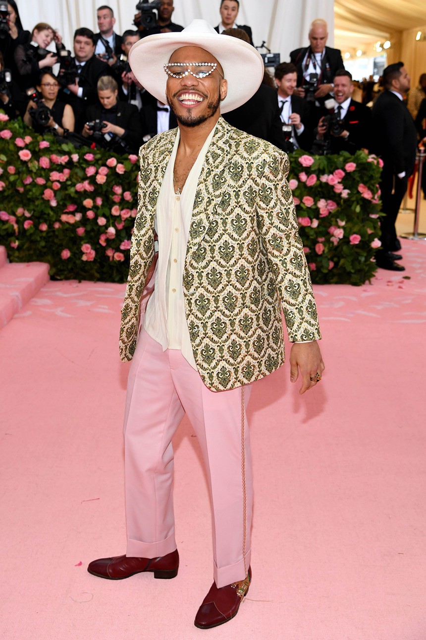 Loạt sao nam cũng chặt chém nhau không kém trên thảm đỏ Met Gala 2019, bất ngờ nhất là màn tung cánh của 2 sao nam này - Ảnh 16. Loạt sao nam cũng chặt chém nhau không kém trên thảm đỏ Met Gala 2019, bất ngờ nhất là màn tung cánh của 2 sao nam này - Ảnh 16.