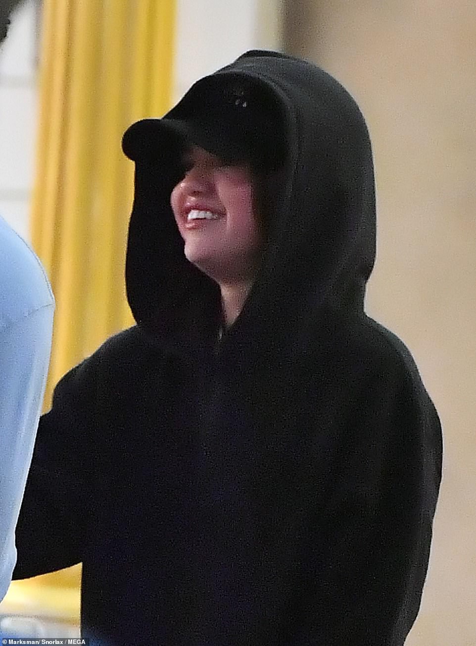 Rò rì hình ảnh Selena Gomez thân mật cùng trai lạ, cuối cùng đã có tình mới sau nhiều năm chia tay Justin? - Ảnh 1. Rò rì hình ảnh Selena Gomez thân mật cùng trai lạ, cuối cùng đã có tình mới sau nhiều năm chia tay Justin? - Ảnh 1.