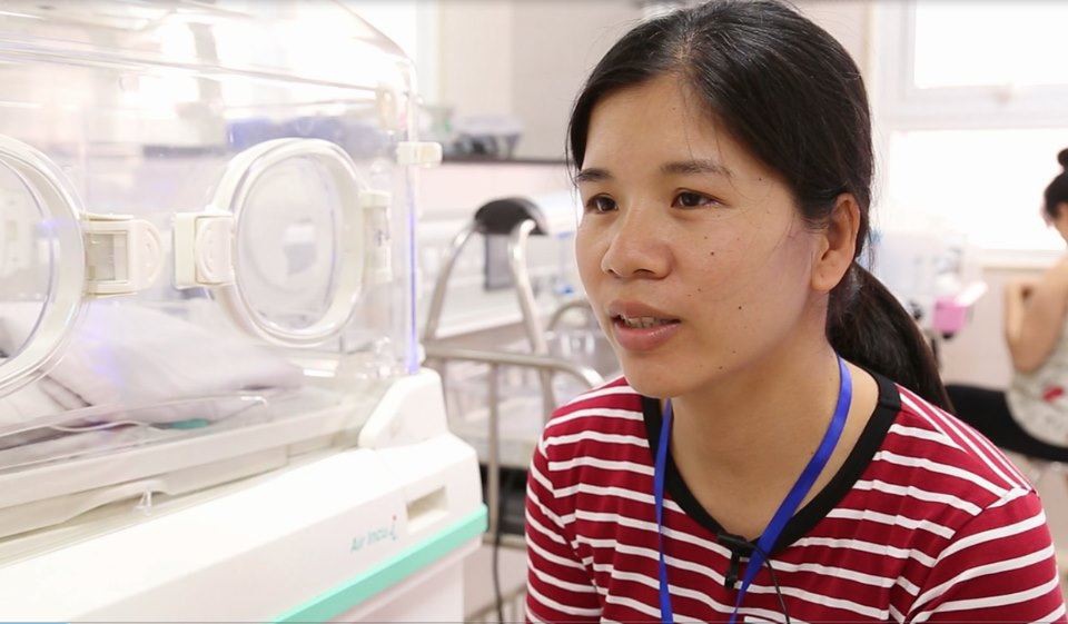 Bé trai sinh non nặng chưa đầy một cân sống sót thần kỳ - Ảnh 1. Bé trai sinh non nặng chưa đầy một cân sống sót thần kỳ - Ảnh 1.
