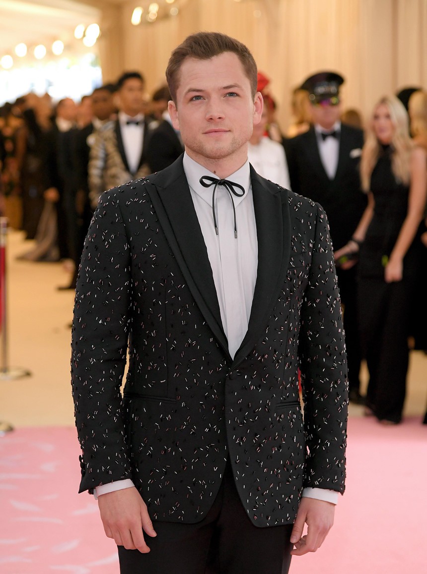 Loạt sao nam cũng chặt chém nhau không kém trên thảm đỏ Met Gala 2019, bất ngờ nhất là màn tung cánh của 2 sao nam này - Ảnh 19. Loạt sao nam cũng chặt chém nhau không kém trên thảm đỏ Met Gala 2019, bất ngờ nhất là màn tung cánh của 2 sao nam này - Ảnh 19.