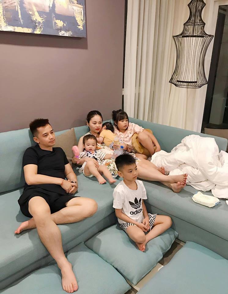 Hằng T&uacute;i buồn ph&aacute;t kh&oacute;c khi con trai tr&aacute;ch mẹ kh&ocirc;ng đưa đi học, c&aacute;ch giải quyết của hotmom khiến chị em nể phục - Ảnh 1.