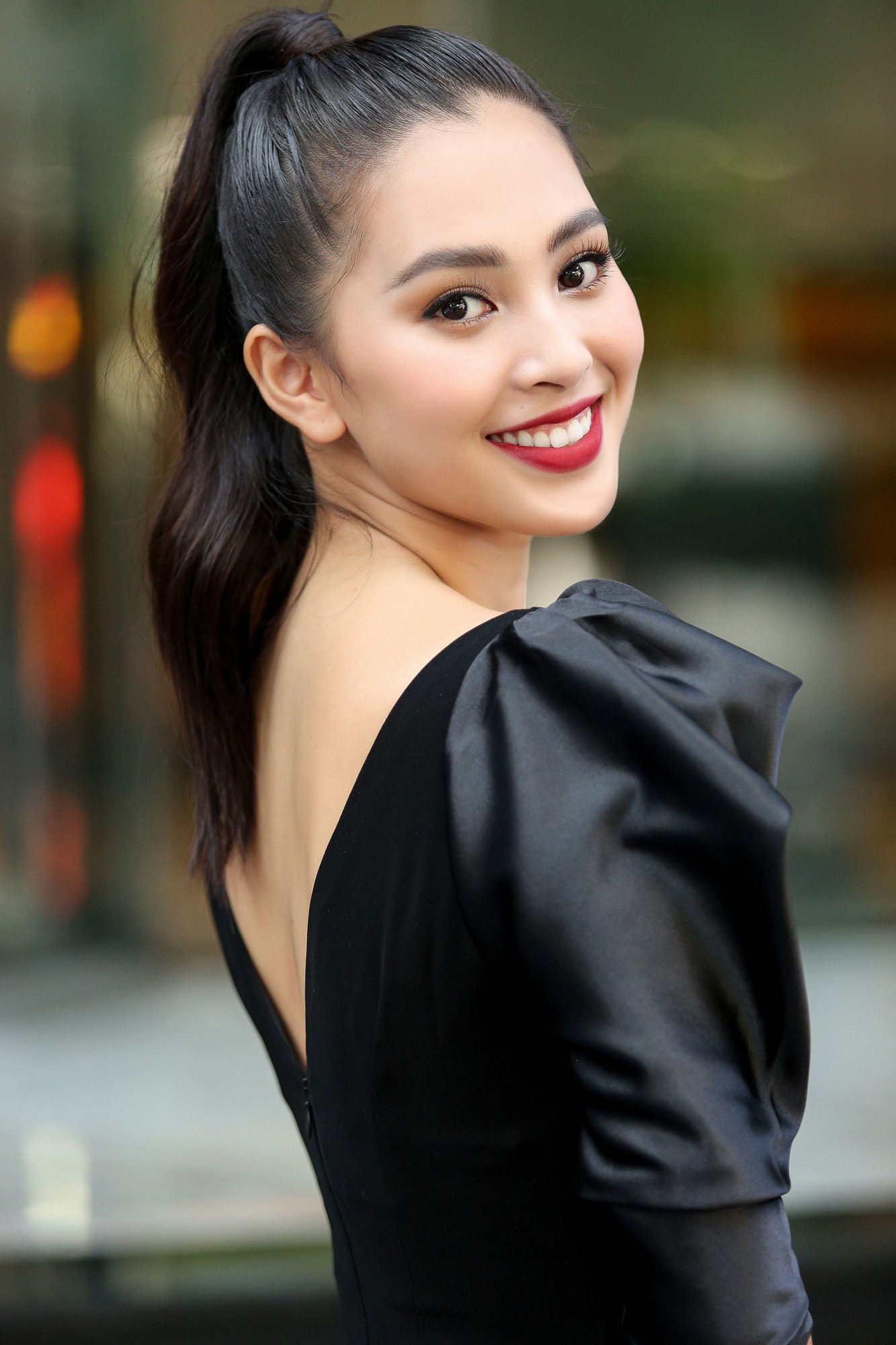 Khen ngợi nhan sắc Tiểu Vy bấy l&acirc;u, Mai Phương Th&uacute;y cuối c&ugrave;ng cũng c&oacute; dịp "đọ sắc" c&ugrave;ng đ&agrave;n em - Ảnh 8.