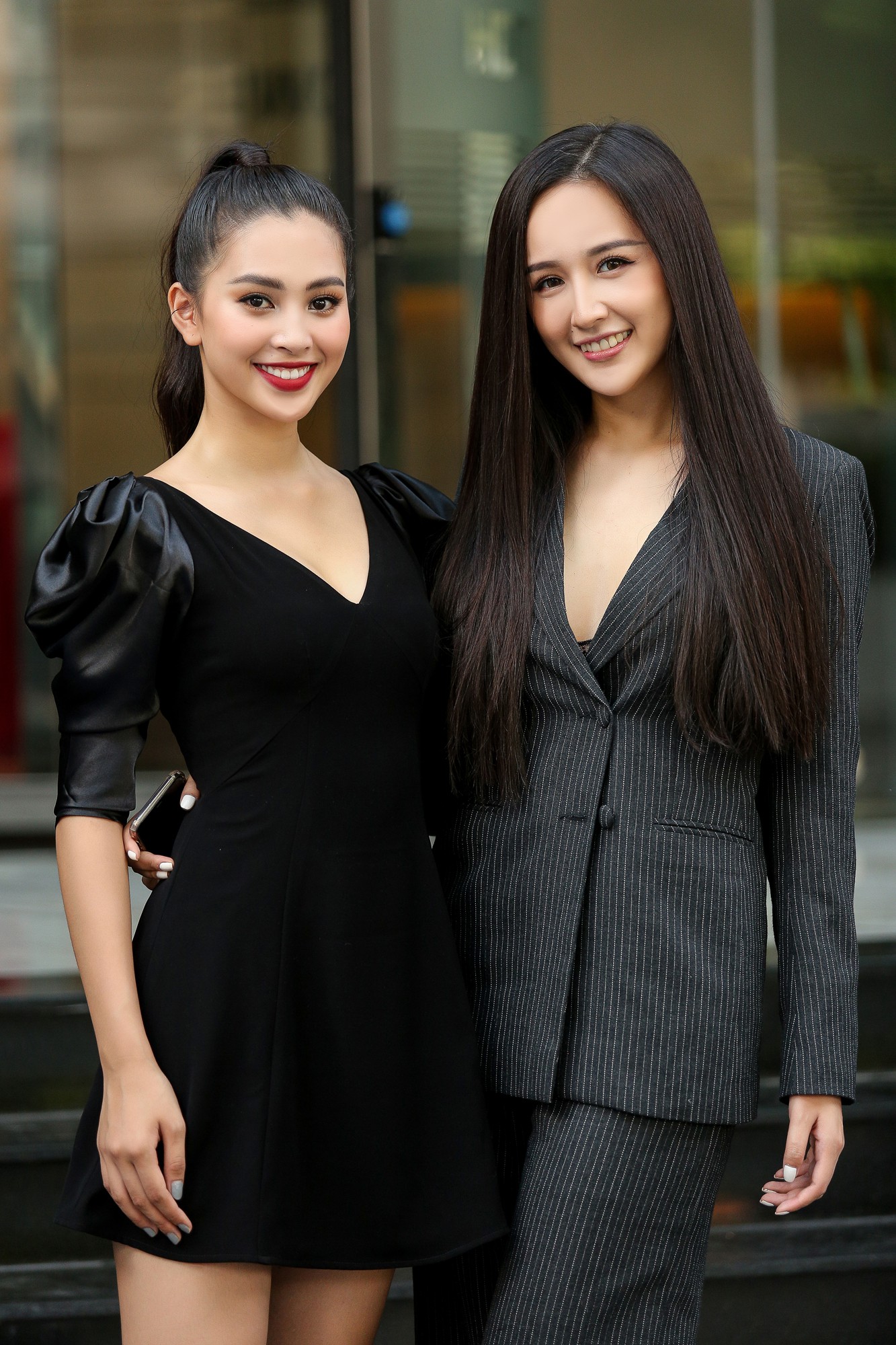 Khen ngợi nhan sắc Tiểu Vy bấy l&acirc;u, Mai Phương Th&uacute;y cuối c&ugrave;ng cũng c&oacute; dịp "đọ sắc" c&ugrave;ng đ&agrave;n em - Ảnh 1.