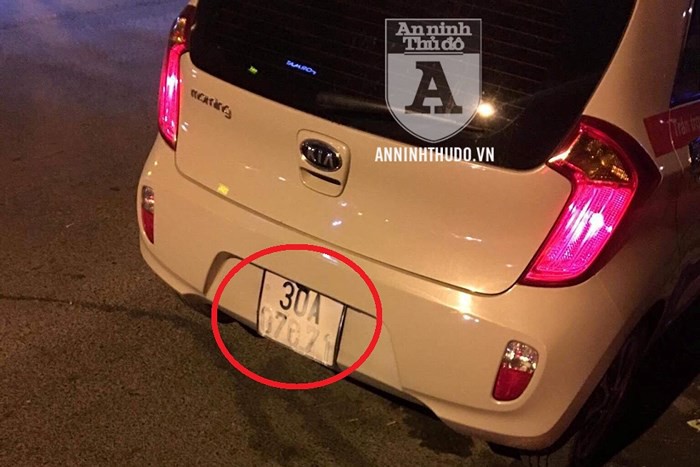 [CLIP] Nghi vấn taxi "d&ugrave;" chặt ch&eacute;m 100.000 đồng sau... 2 ph&uacute;t di chuyển - Ảnh 2.