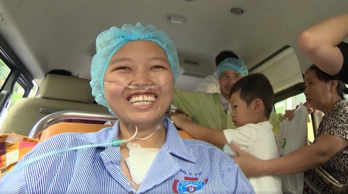 Trào nước mắt khoảng khắc người mẹ ung thư vú lần đầu ôm con vào lòng - Ảnh 35. Trào nước mắt khoảng khắc người mẹ ung thư vú lần đầu ôm con vào lòng - Ảnh 35.