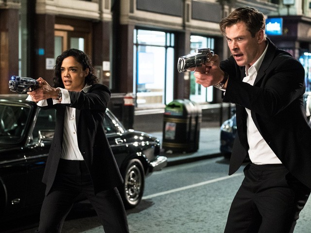 Lý do đồng hồ Hamilton Ventura được lựa chọn làm phụ kiện cho Men In Black phần 4 - Ảnh 4.