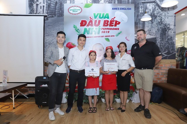 Thiên tài tí hon Minh Anh trở thành đầu bếp Pizza trong cuộc thi vua đầu bếp nhí Pepperonis 2019 - Ảnh 2.