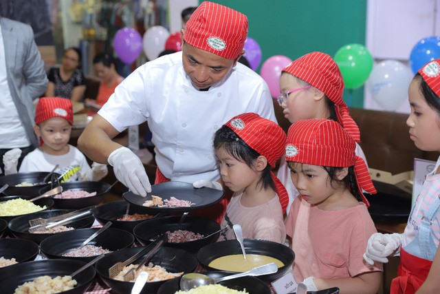 Thiên tài tí hon Minh Anh trở thành đầu bếp Pizza trong cuộc thi vua đầu bếp nhí Pepperonis 2019 - Ảnh 3.