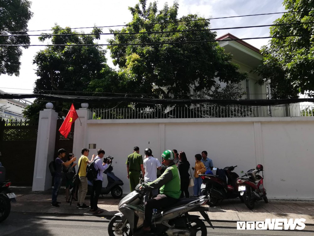 Bị y&ecirc;u cầu giao con dấu của Trung Nguy&ecirc;n, b&agrave; L&ecirc; Ho&agrave;ng Diệp Thảo nộp đơn tố c&aacute;o chấp h&agrave;nh vi&ecirc;n - Ảnh 1.