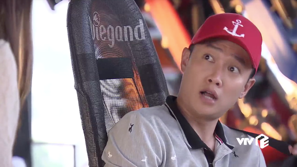 "Về nh&agrave; đi con": Đi trăng mật với Thư m&agrave; vẫn c&oacute; g&aacute;i đến thả th&iacute;nh, Vũ d&ugrave; sung sướng vẫn phải ch&agrave;o thua người n&agrave;y - Ảnh 5.