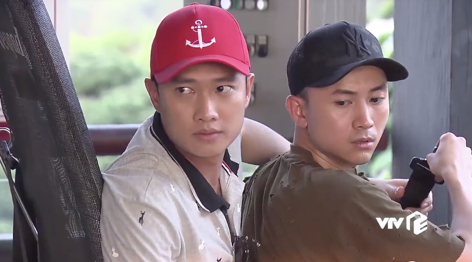 "Về nh&agrave; đi con": Đi trăng mật với Thư m&agrave; vẫn c&oacute; g&aacute;i đến thả th&iacute;nh, Vũ d&ugrave; sung sướng vẫn phải ch&agrave;o thua người n&agrave;y - Ảnh 10.