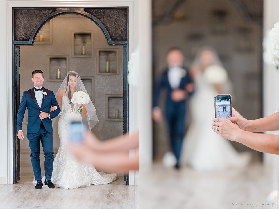Nữ nhiếp ảnh gia than phiền về bức ảnh cưới chụp lỗi bởi vị kh&aacute;ch v&ocirc; duy&ecirc;n, n&oacute;i tr&uacute;ng "tim đen" mọi người nhưng ai cũng phải nhấn like - Ảnh 1.