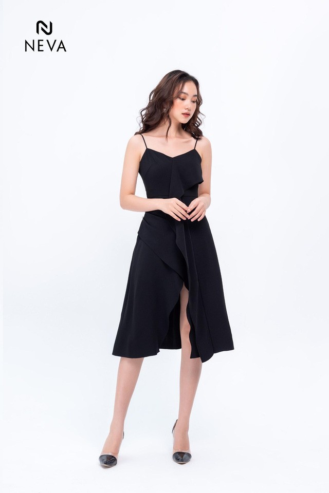 Sang chảnh hóa phong cách với những kiểu đầm hai dây đến từ NEVA - Ảnh 5. Sang chảnh hóa phong cách với những kiểu đầm hai dây đến từ NEVA - Ảnh 5.
