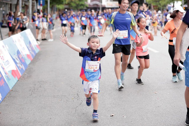 Sôi động giải chạy Gắn kết gia đình - MB Family Fun Run 2019 - Ảnh 3. Sôi động giải chạy Gắn kết gia đình - MB Family Fun Run 2019 - Ảnh 3.