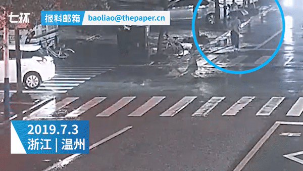 Th&oacute;t tim đoạn clip si&ecirc;u xe t&ocirc;ng người đi đường bay l&ecirc;n kh&ocirc;ng trung rồi bỏ chạy, nữ t&agrave;i xế say xỉn khi bị bắt c&oacute; h&agrave;nh động g&acirc;y phẫn nộ - Ảnh 2.