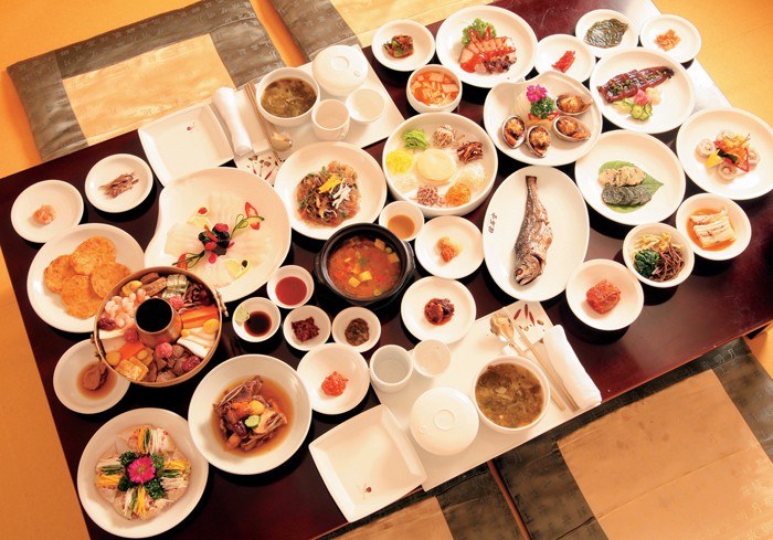 Hanjeongsik-Korean-full-course-meal
