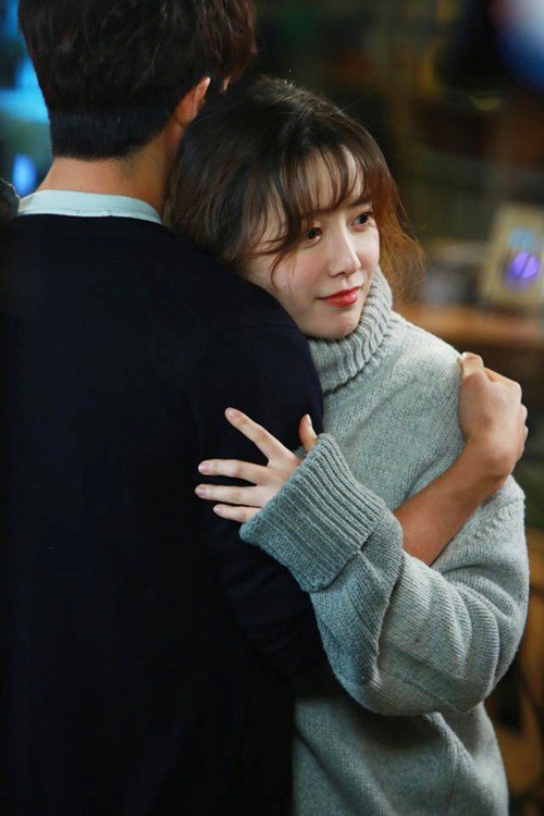 goo-hye-sun-bo-do-vai-dong-cung-nam-chinh-tuoi-thanh-xuan-kang-tae-oh-goo-hye-sun-03-eva-vn-1490357031-width500height750