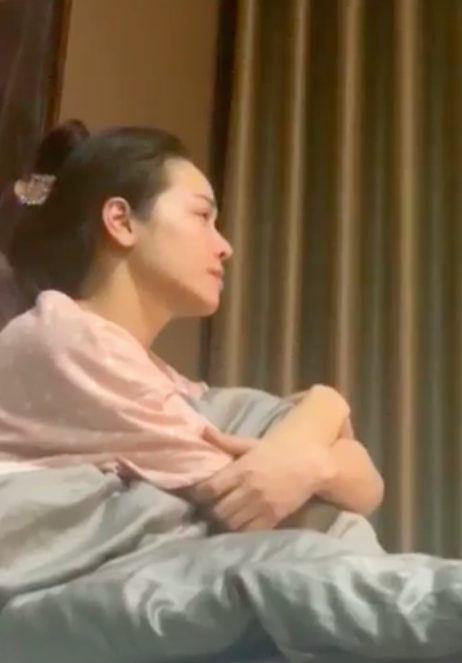 "Tiếng s&eacute;t trong mưa": Xem Thị B&igrave;nh viết t&acirc;m thư trước khi tự s&aacute;t, Nhật Kim Anh ngồi ở nh&agrave; kh&oacute;c theo nức nở  - Ảnh 5.