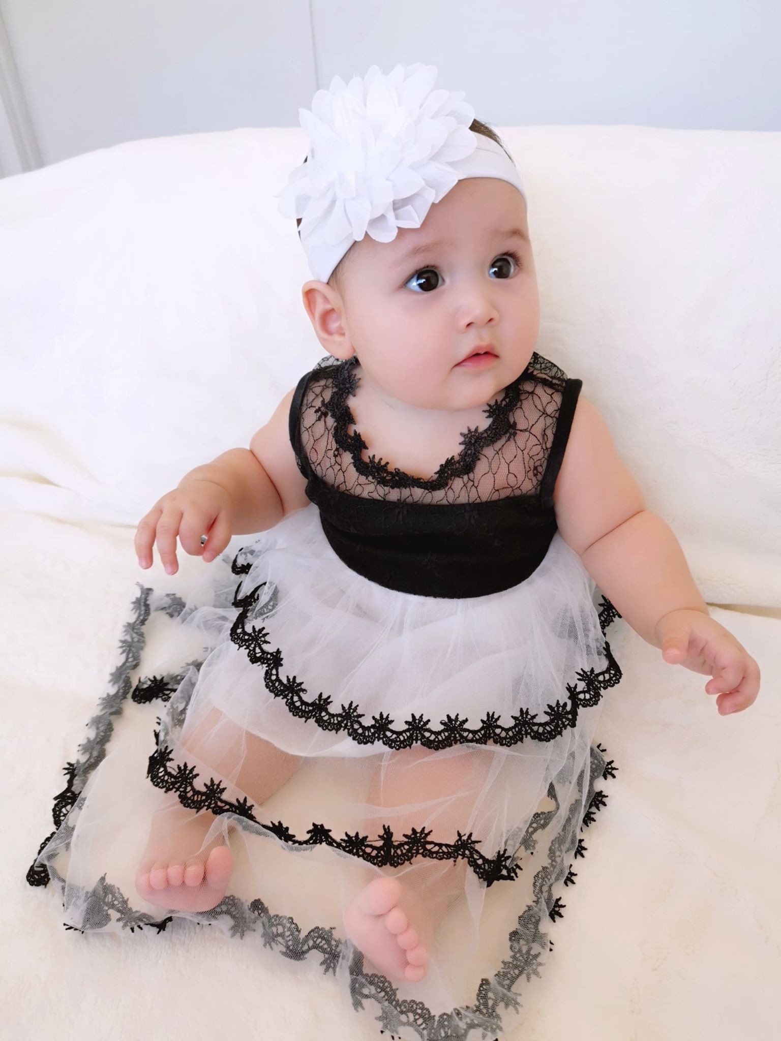 Mẹ trẻ khoe cô con gái cực dễ thương nhưng các mẹ bỉm lại say mê đếm số ngấn của bé - Ảnh 5. Mẹ trẻ khoe cô con gái cực dễ thương nhưng các mẹ bỉm lại say mê đếm số ngấn của bé - Ảnh 5.