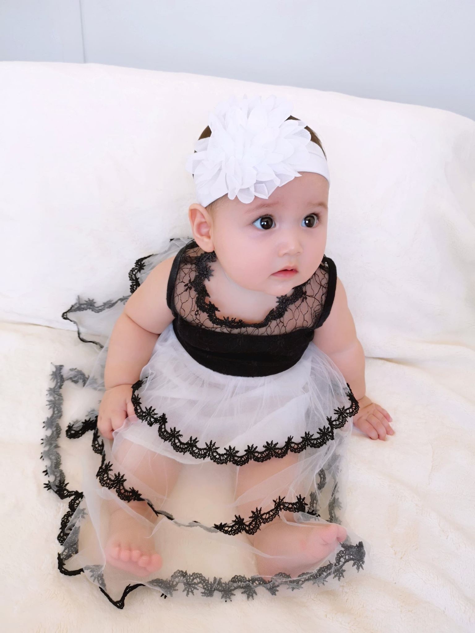 Mẹ trẻ khoe cô con gái cực dễ thương nhưng các mẹ bỉm lại say mê đếm số ngấn của bé - Ảnh 6. Mẹ trẻ khoe cô con gái cực dễ thương nhưng các mẹ bỉm lại say mê đếm số ngấn của bé - Ảnh 6.