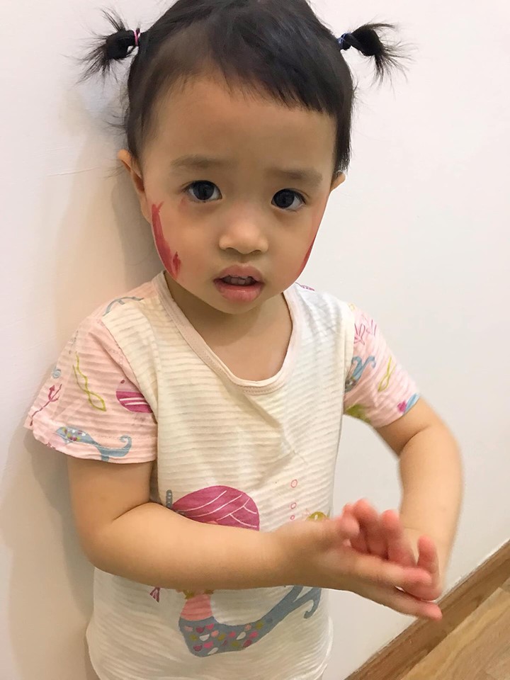 Bà mẹ trẻ tiết lộ sự thật về hành trình làm mẹ bằng bộ ảnh không thể nào mà chân thật hơn khiến MXH "dậy sóng" - Ảnh 11. Bà mẹ trẻ tiết lộ sự thật về hành trình làm mẹ bằng bộ ảnh không thể nào mà chân thật hơn khiến MXH "dậy sóng" - Ảnh 11.