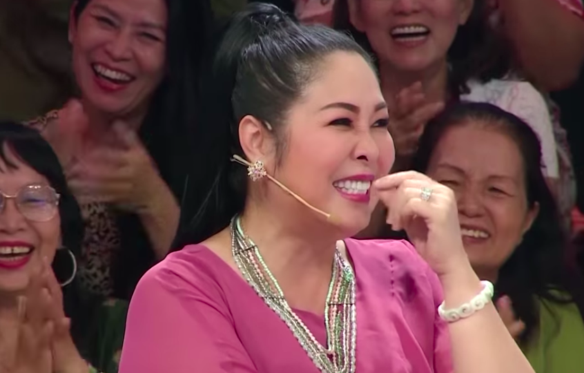 Ký ức vui vẻ: Lại Văn Sâm hốt hoảng khi Hồng Vân bị bóc phốt bày trò "tụt quần" đồng nghiệp nam - Ảnh 6. Ký ức vui vẻ: Lại Văn Sâm hốt hoảng khi Hồng Vân bị bóc phốt bày trò "tụt quần" đồng nghiệp nam - Ảnh 6.