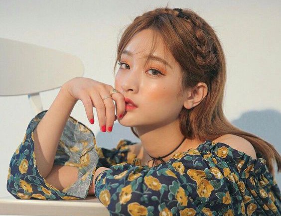 5 cung Hoàng đạo "số đỏ" nhất ngày thứ Ba (1/10) hứa hẹn một tháng đầy ắp thành tựu và nụ cười - Ảnh 1. 5 cung Hoàng đạo "số đỏ" nhất ngày thứ Ba (1/10) hứa hẹn một tháng đầy ắp thành tựu và nụ cười - Ảnh 1.