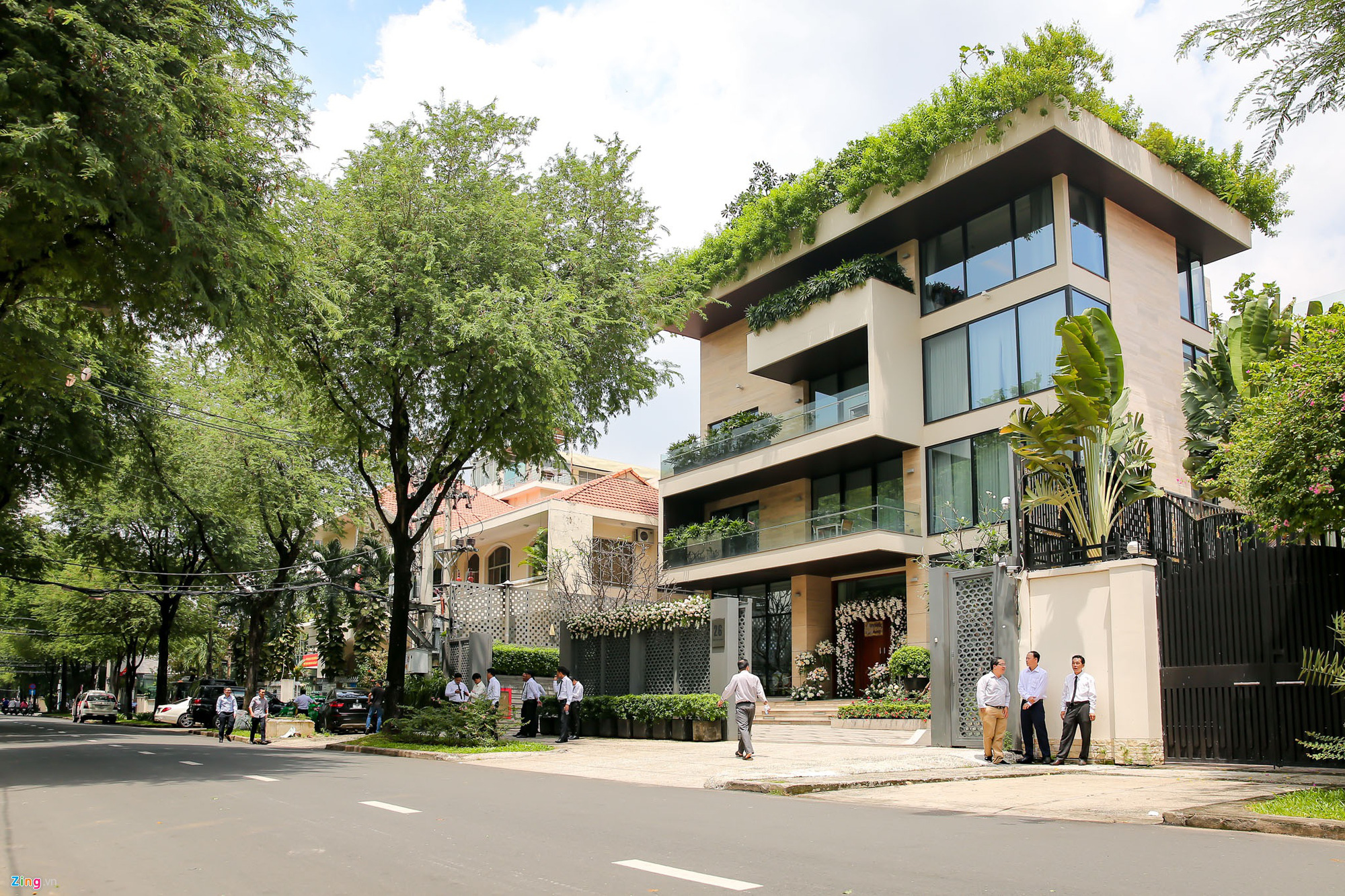 Xuất thân bình dân nhưng bước chân vào làm dâu nhà hào môn, Hoa hậu Đặng Thu Thảo 2 năm qua sở hữu cuộc sống hưởng thụ đáng mơ ước ra sao? - Ảnh 7. Xuất thân bình dân nhưng bước chân vào làm dâu nhà hào môn, Hoa hậu Đặng Thu Thảo 2 năm qua sở hữu cuộc sống hưởng thụ đáng mơ ước ra sao? - Ảnh 7.