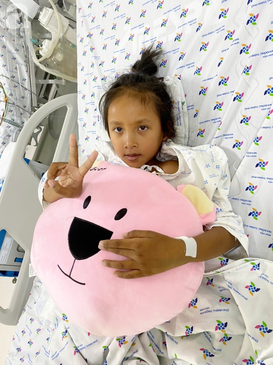 Xuyên Tết cứu bé gái 9 tuổi bị viêm cơ tiêm thập tử nhất sinh - Ảnh 1.