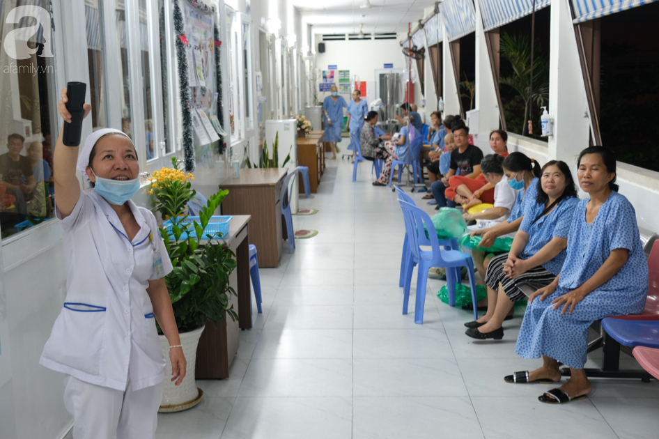 Nỗi lòng nữ hộ sinh trực đêm Valentine: Hơi nhớ người yêu một chút, nhưng nghĩ đến bệnh nhân là vượt qua - Ảnh 2.