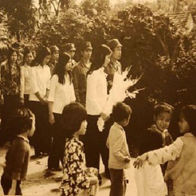 Ngược thời gian, đi ăn cưới "người ngày xưa" Ngược thời gian, đi ăn cưới "người ngày xưa"