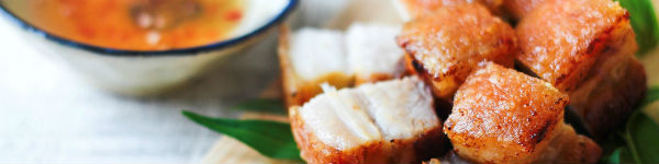 Mách bạn làm món thịt heo quay giòn bì không cần lò nướng
