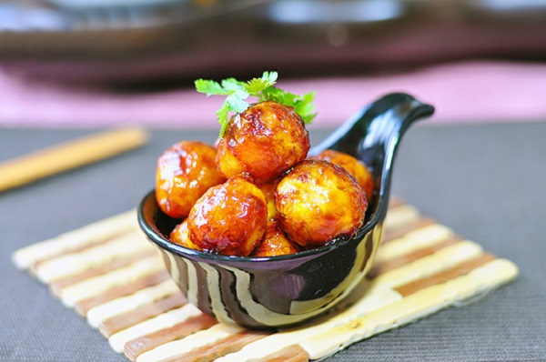 Cach lam mon trung sot ca chua don gian ngon com