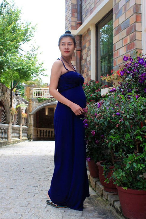 Nữ nhà văn xinh đẹp tiết lộ nỗi đau bị phụ tình trước ngày sinh con 4 Nữ nhà văn xinh đẹp tiết lộ nỗi đau bị phụ tình trước ngày sinh con 4