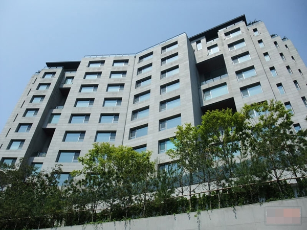 Không gian sống yên bình giữa lòng Seoul của vợ chồng Jang Dong Gun 1 khong gian song yen binh giua long seoul cua vo chong ang dong gun Ghé thăm tổ ấm của cặp đôi Jang Dong Gun
