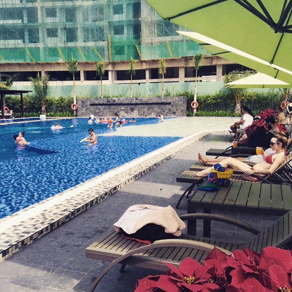 Top 5 hồ bơi đẹp lung linh giữa lòng Sài Gòn cho bạn cảm giác như đang đi biển