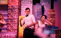 Đám cưới dễ thương nhất ngày: Cô dâu, chú rể hóa thân thành những vũ công, "quẩy" nhiệt tình ngay trên lễ đường