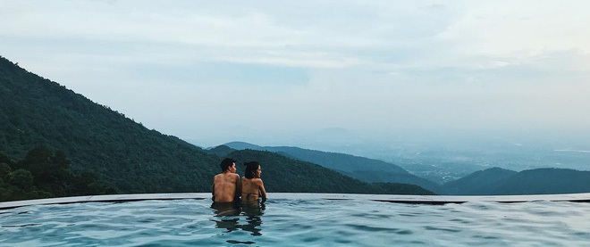 2 resort có bể bơi vô cực đẹp ngất ngây, cách Hà Nội chỉ 1 đêm đi tàu