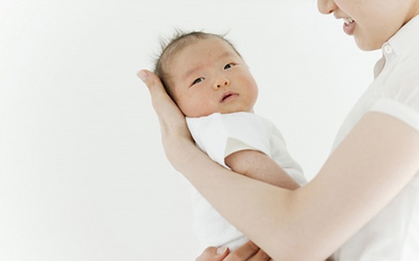 Để bế bé lâu mà mẹ không bị mệt